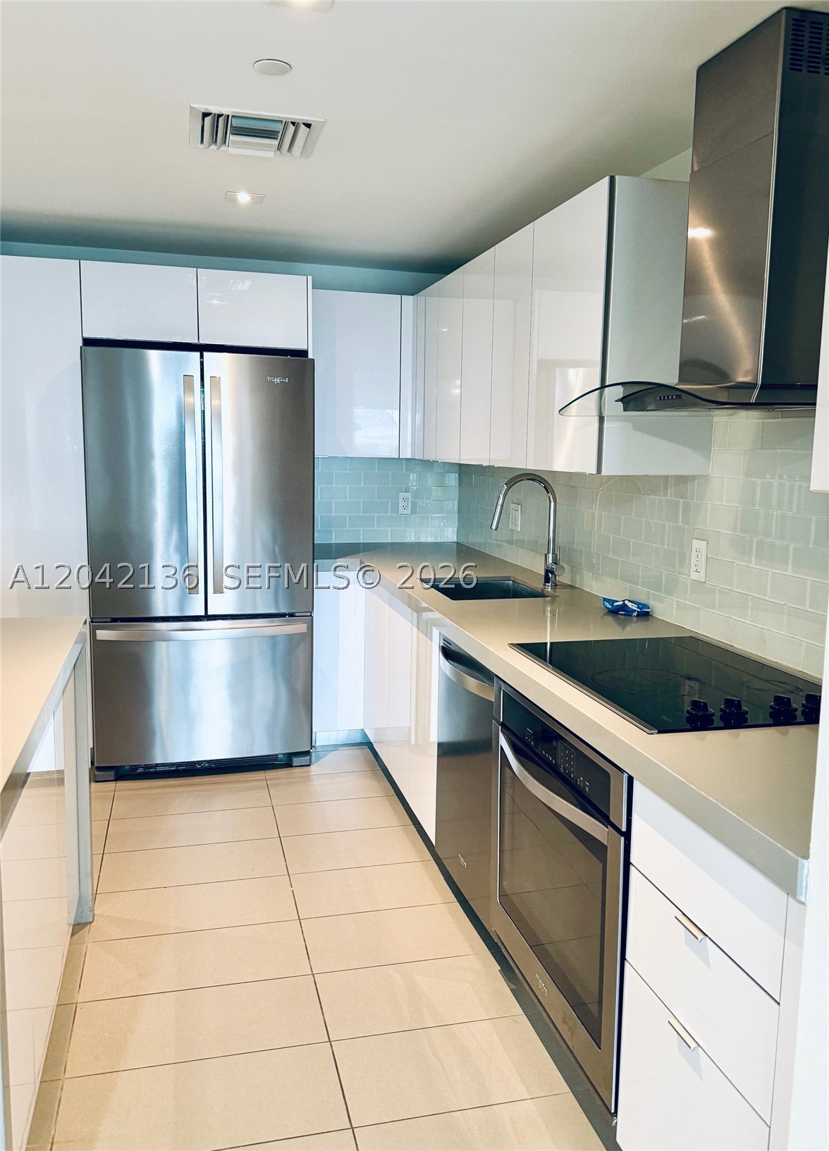 CANVAS CONDO - Residential Lease