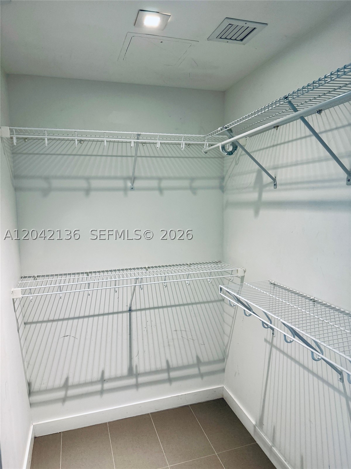 CANVAS CONDO - Residential Lease