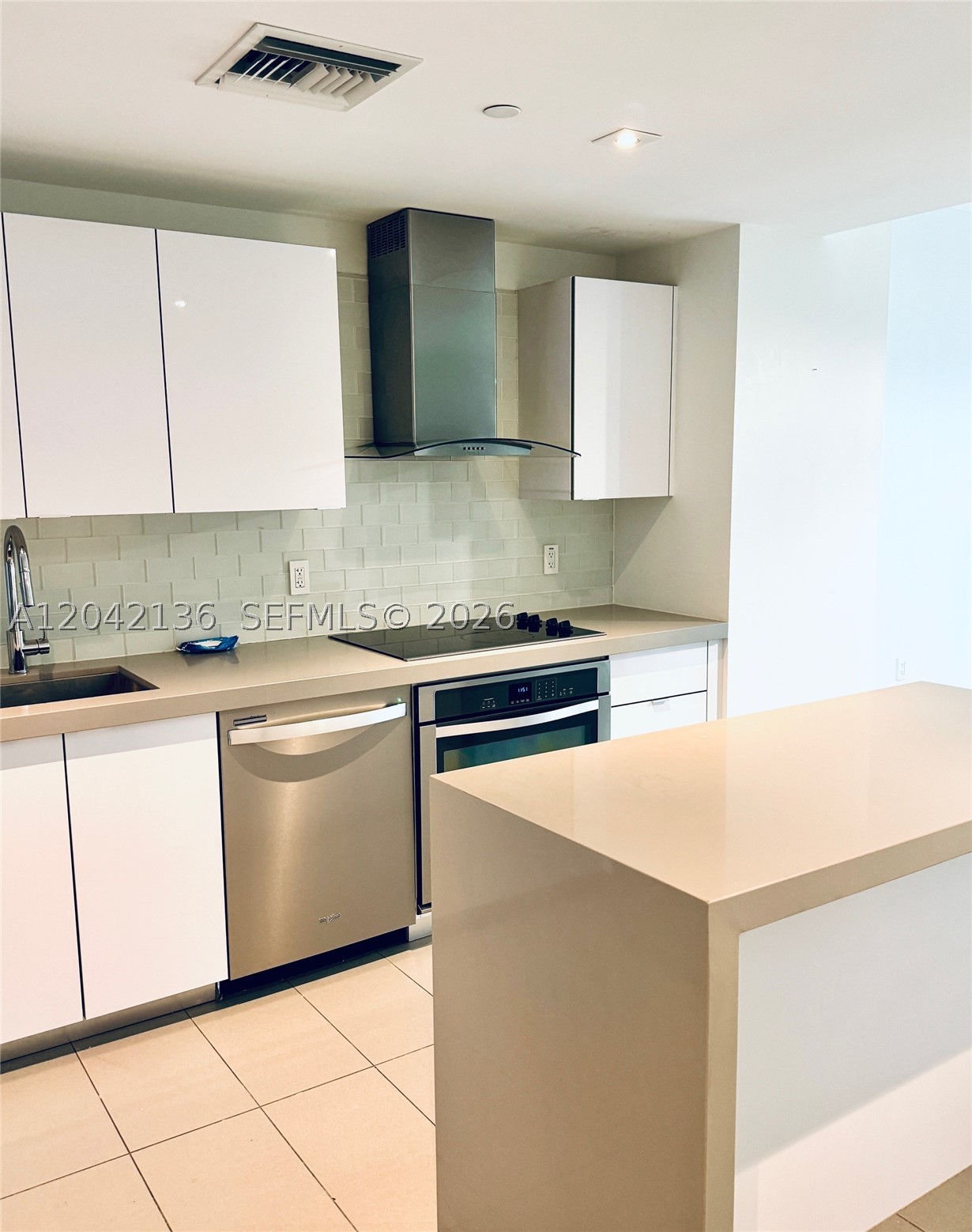 CANVAS CONDO - Residential Lease