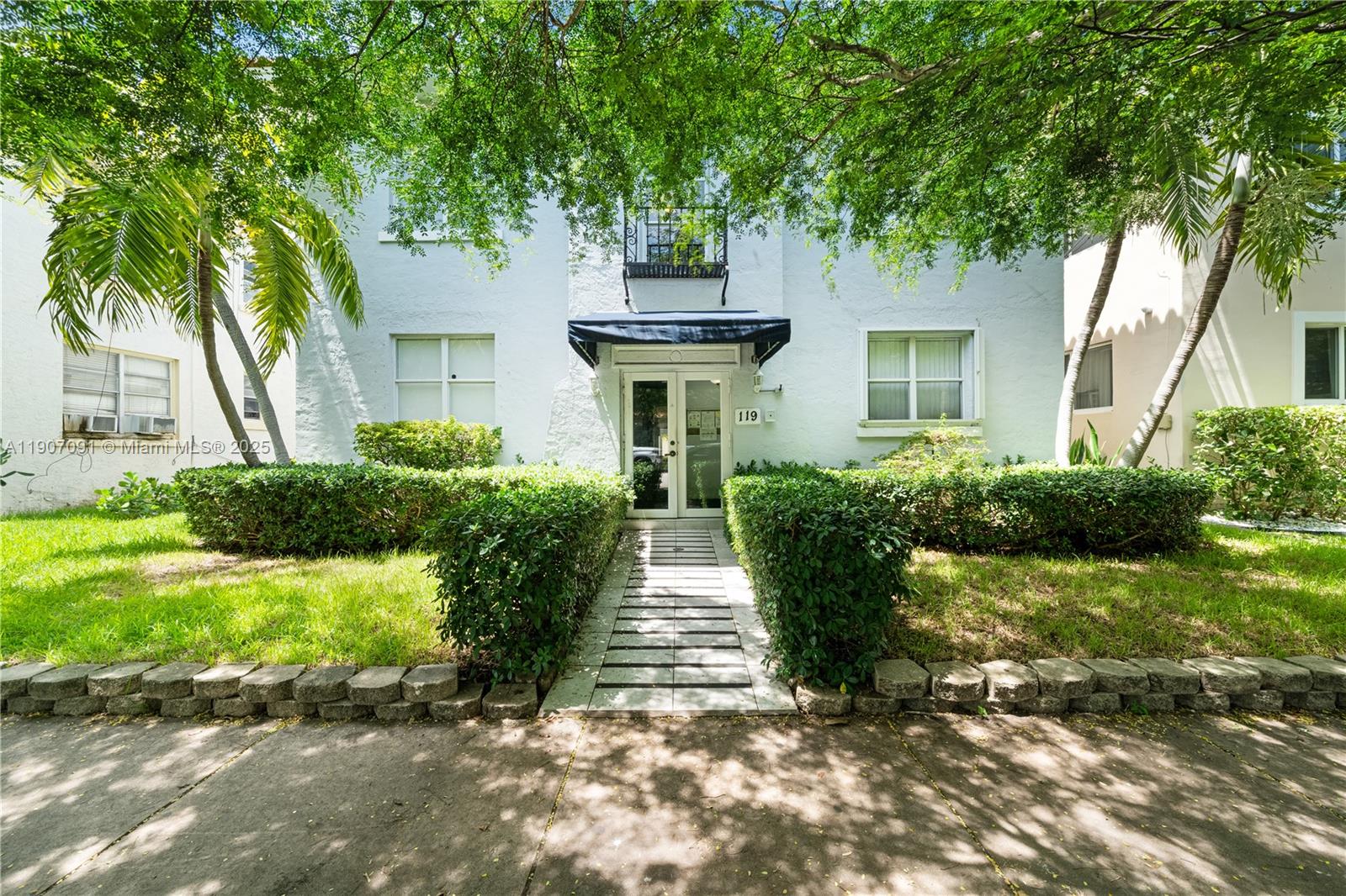 Charming studio apartment located in the heart of Coral Gables, just steps from Ponce de Leon Blvd. Enjoy a prime location within walking distance to Miracle Mile, top-rated restaurants, and cultural attractions. Minutes away from the University of Miami, Coconut Grove, South Miami, Brickell, Downtown Miami, and Miami International Airport. The apartment features a modern kitchen with stainless steel appliances, granite countertops, and a well-kept bathroom. Conveniently close to Publix, Target, Phillips Park, public transportation options like the trolley and bus stops for easy commuting. Wonderful opportunity to enjoy the vibrant lifestyle of Coral Gables.