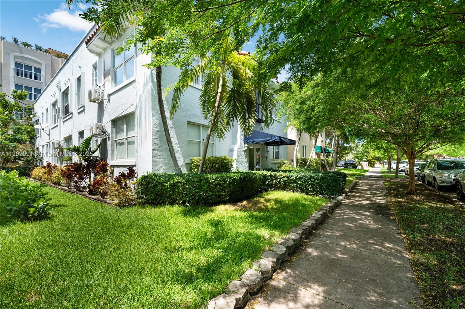 MENORES CONDO - Residential