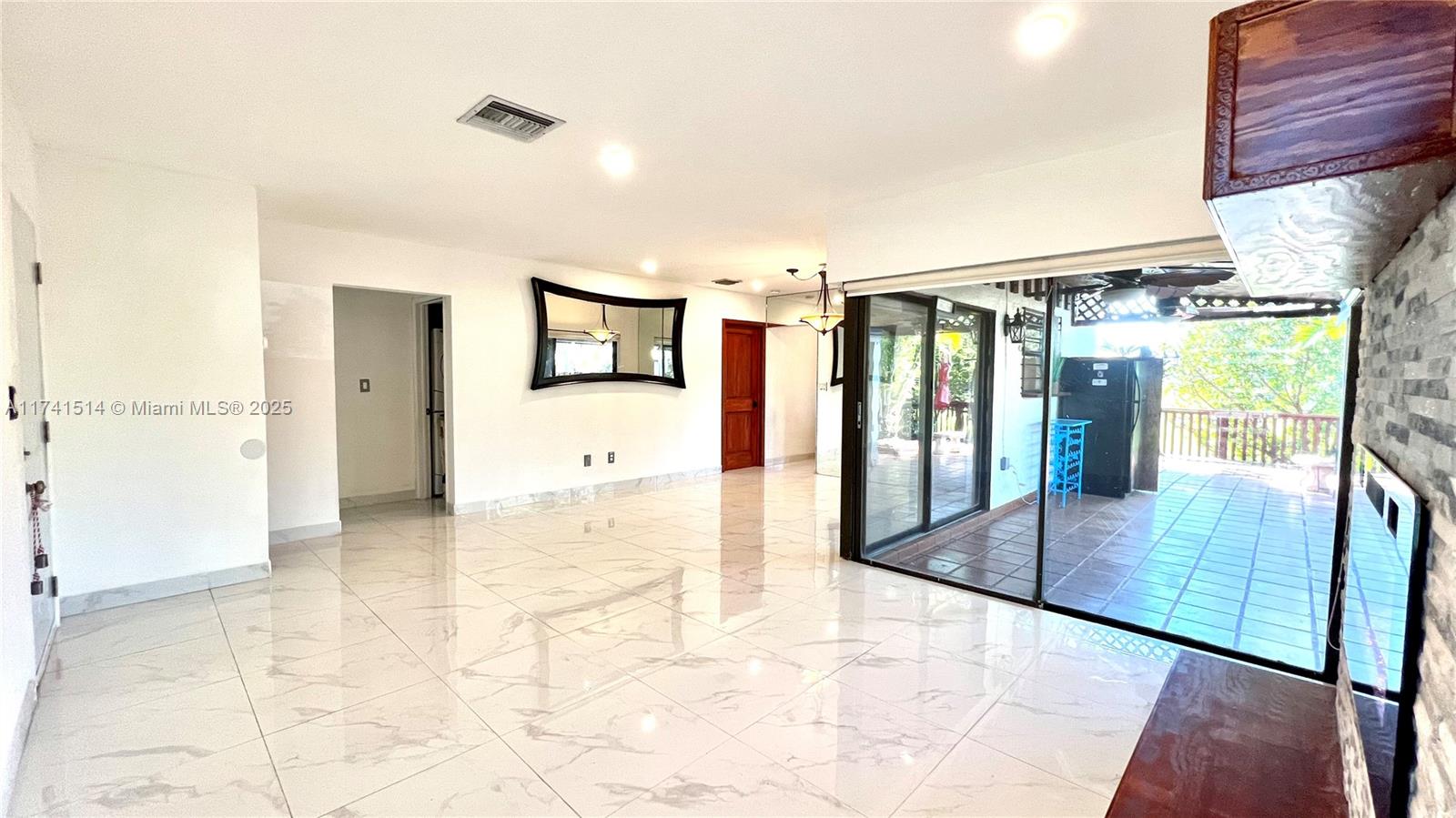 EAST WIND LAKE VILLAGE - Residential Lease