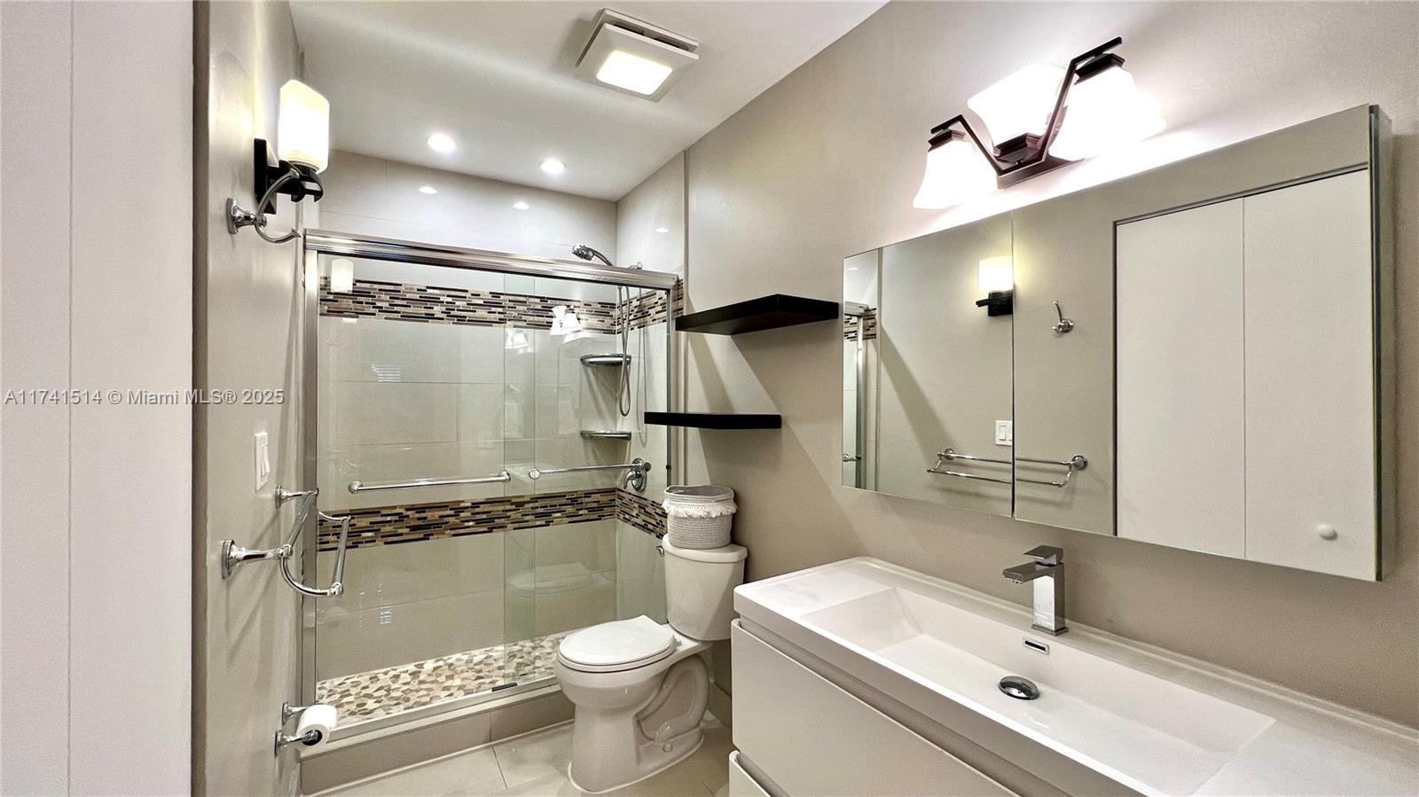 EAST WIND LAKE VILLAGE - Residential Lease