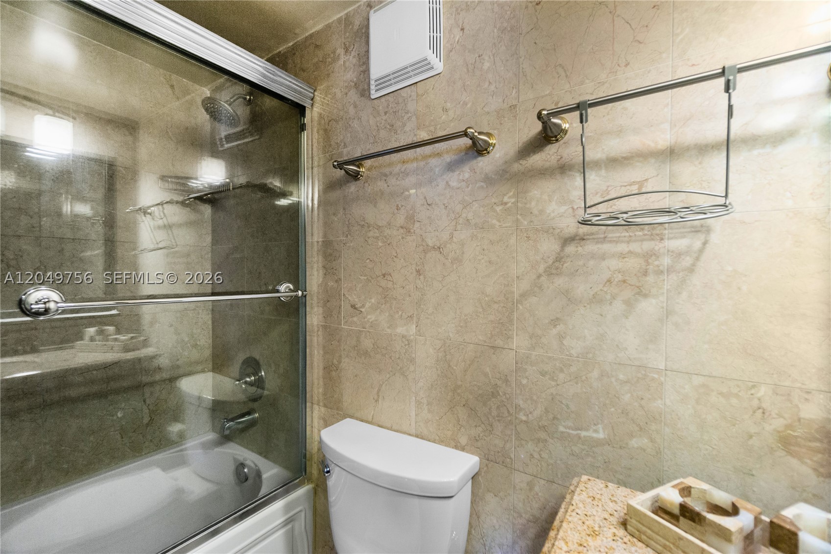 THE DECOPLAGE CONDO - Residential Lease