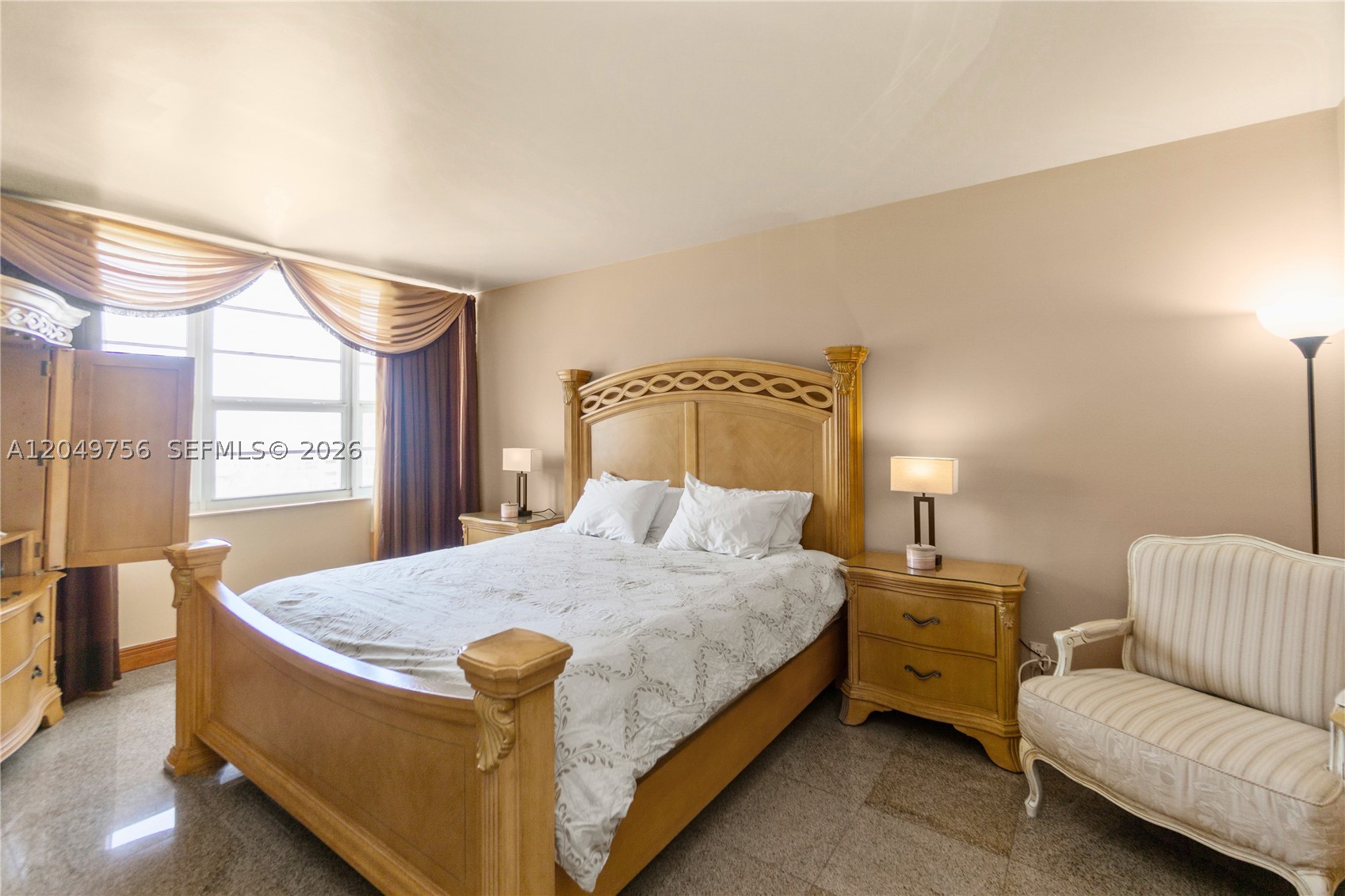 THE DECOPLAGE CONDO - Residential Lease