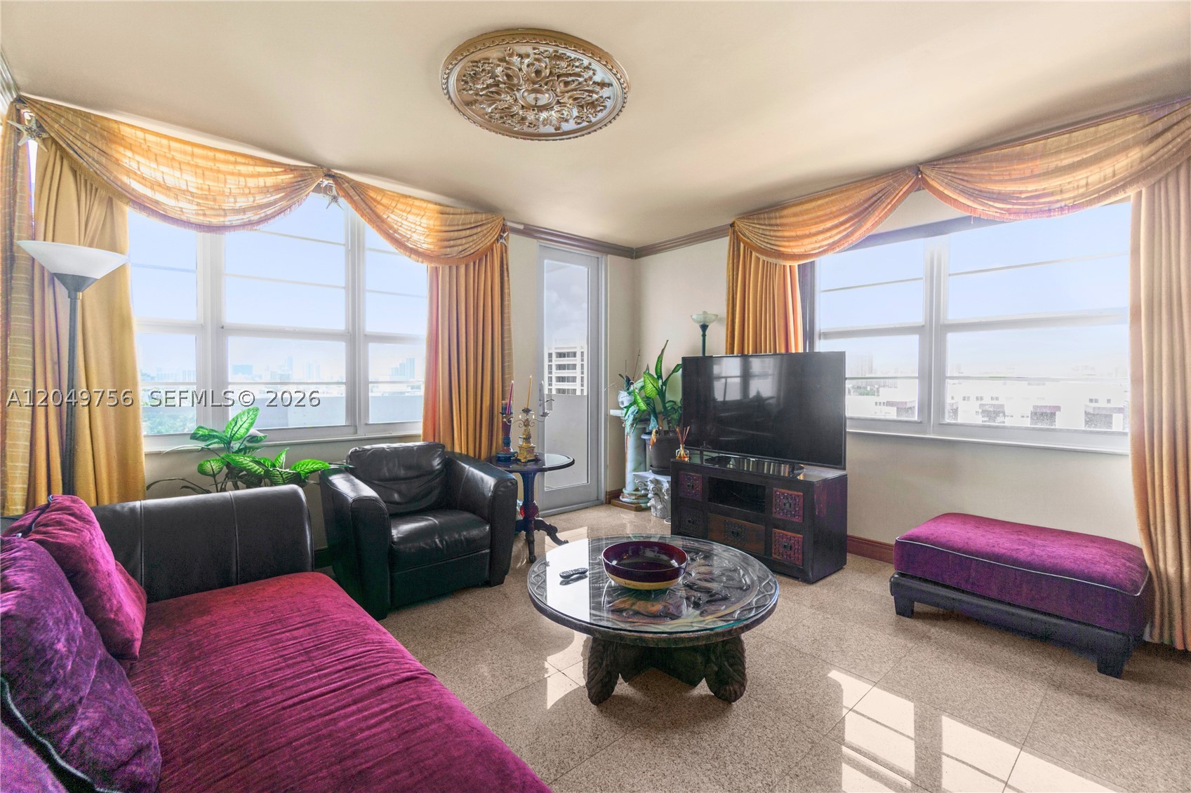 THE DECOPLAGE CONDO - Residential Lease