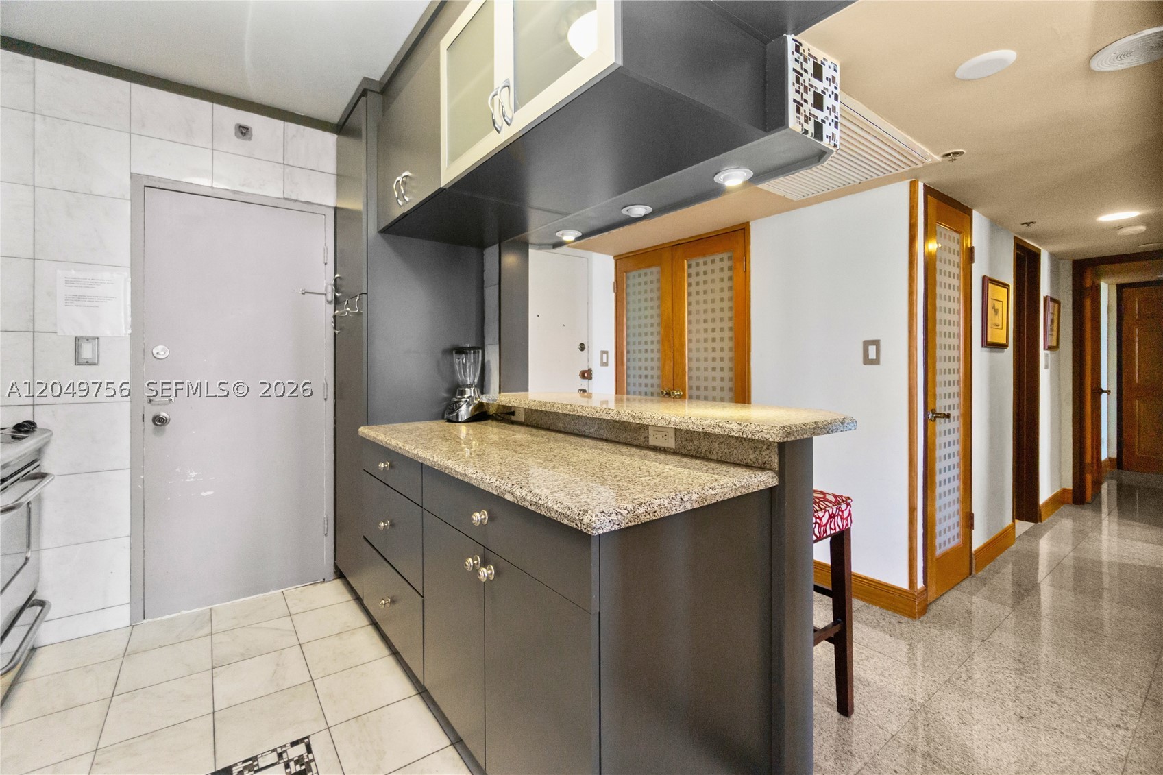 THE DECOPLAGE CONDO - Residential Lease