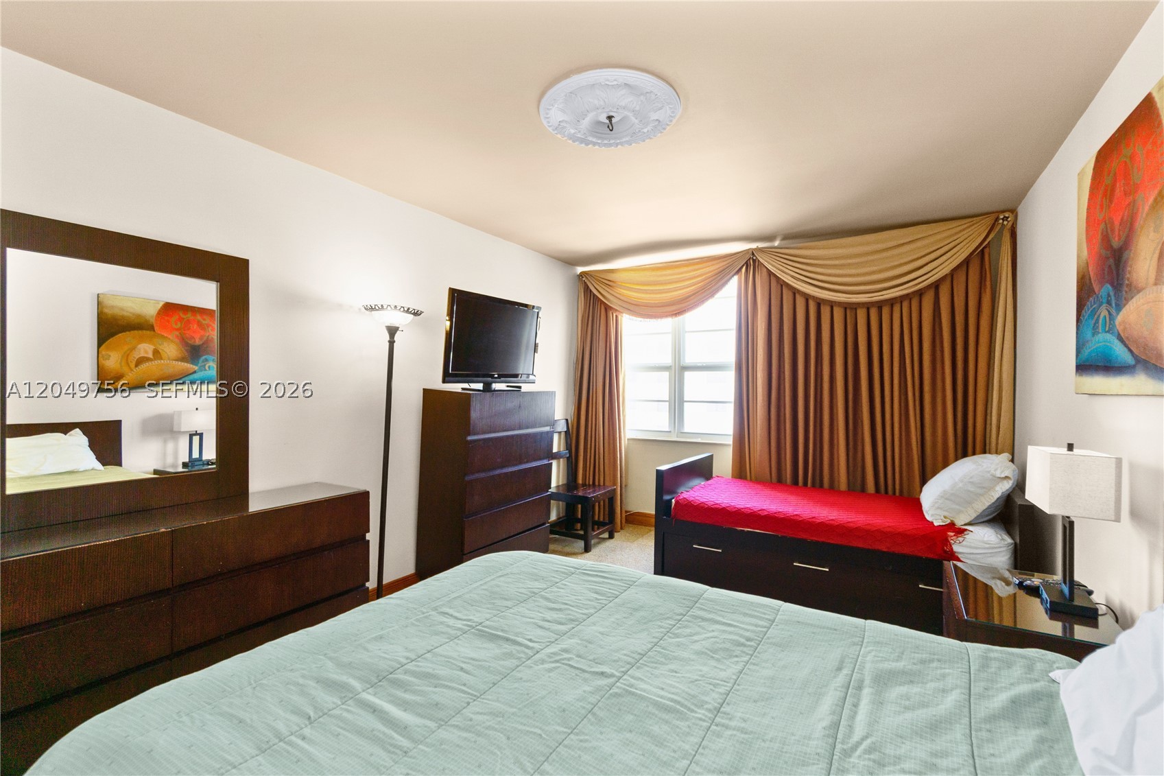 THE DECOPLAGE CONDO - Residential Lease