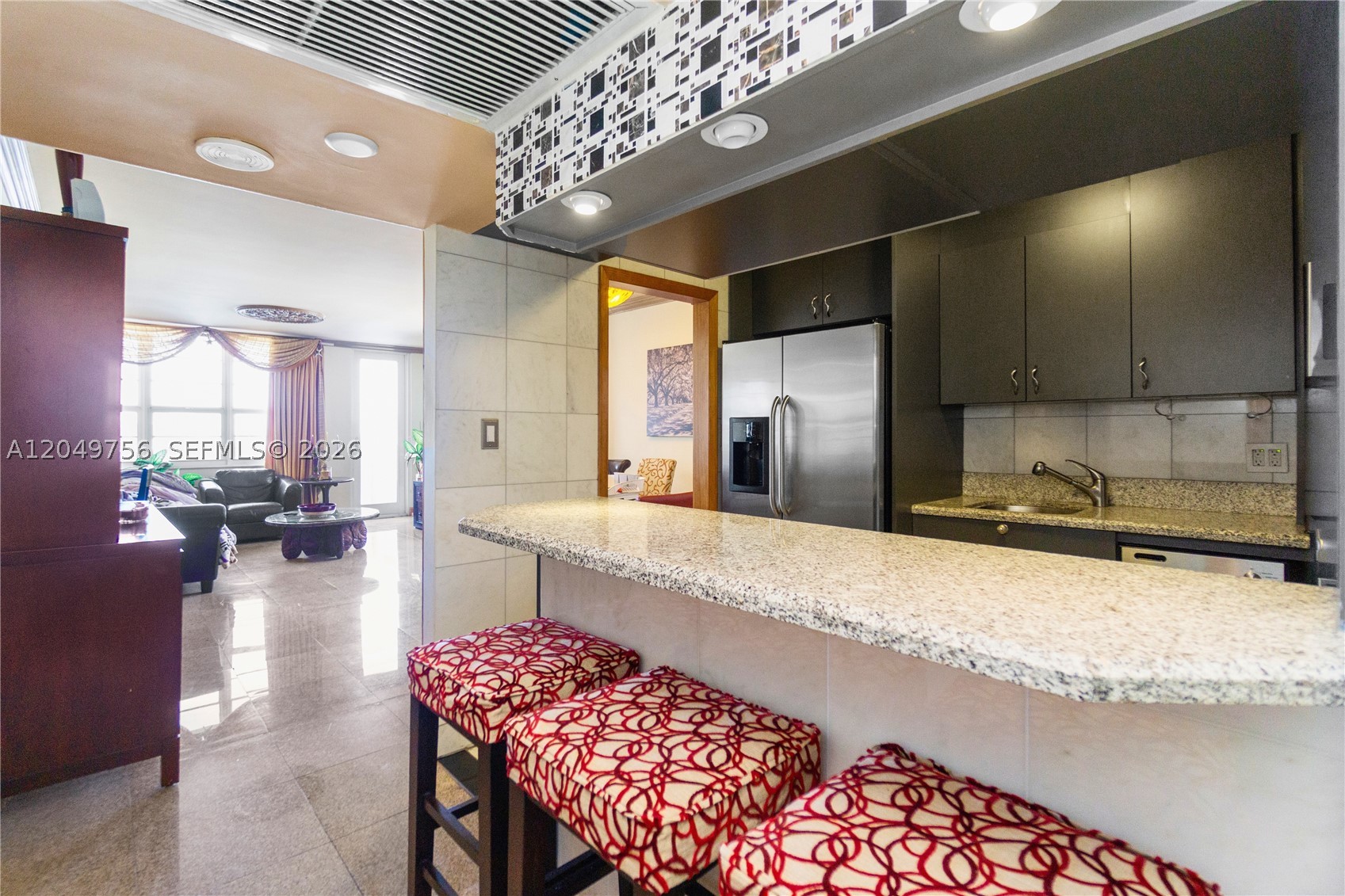 THE DECOPLAGE CONDO - Residential Lease