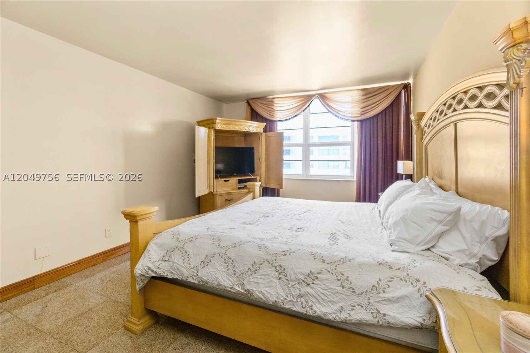THE DECOPLAGE CONDO - Residential Lease
