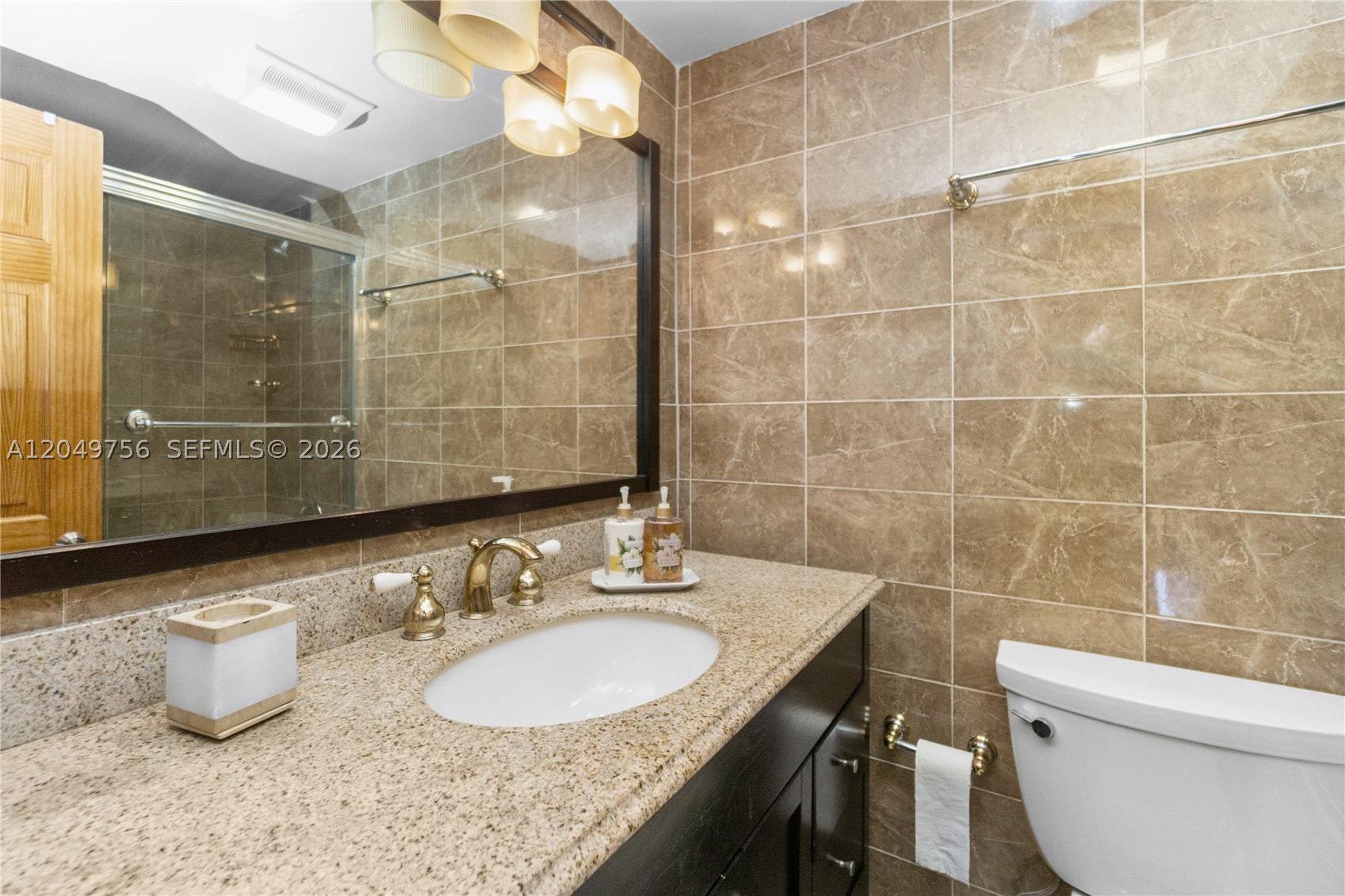 THE DECOPLAGE CONDO - Residential Lease