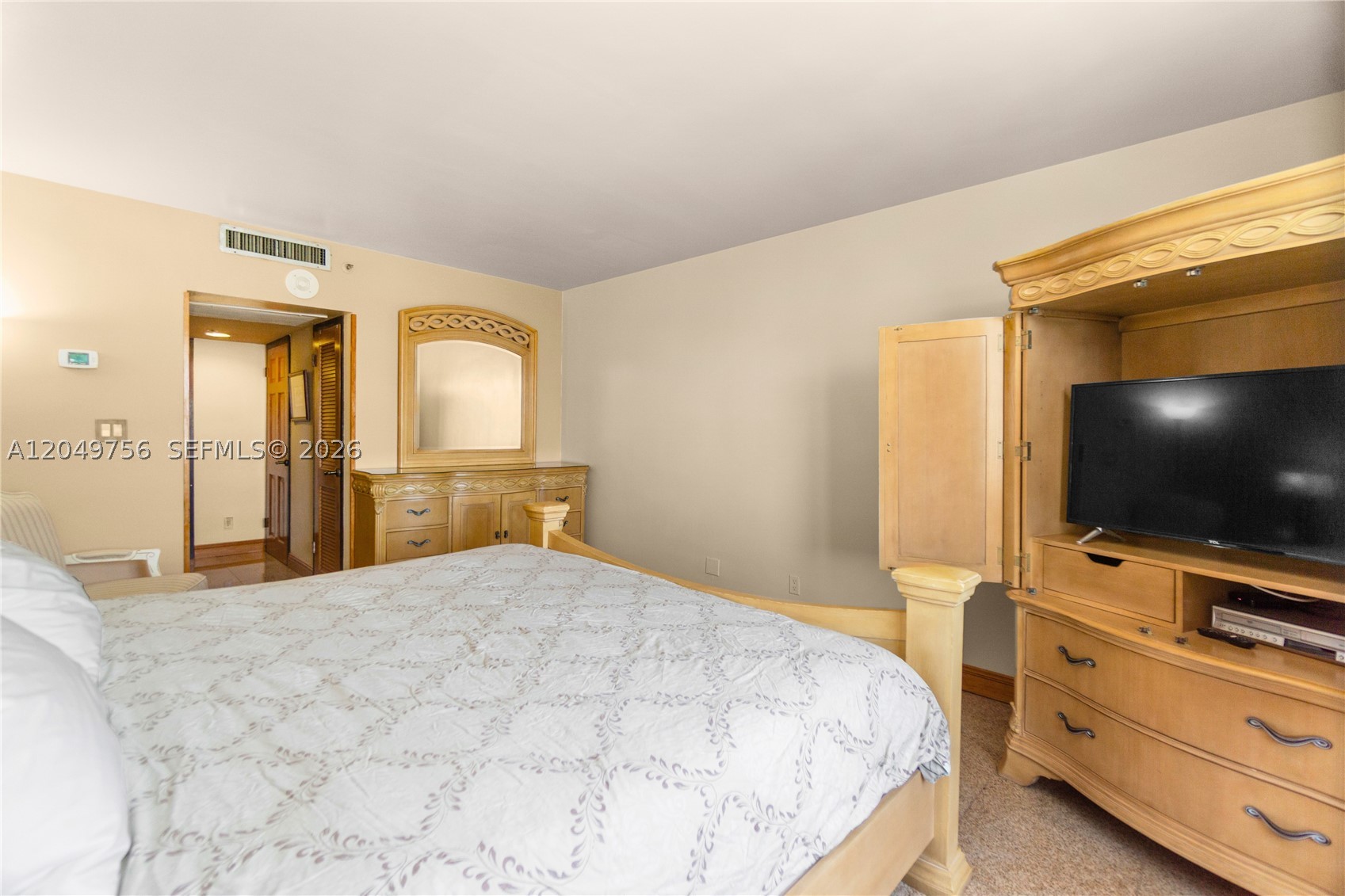 THE DECOPLAGE CONDO - Residential Lease