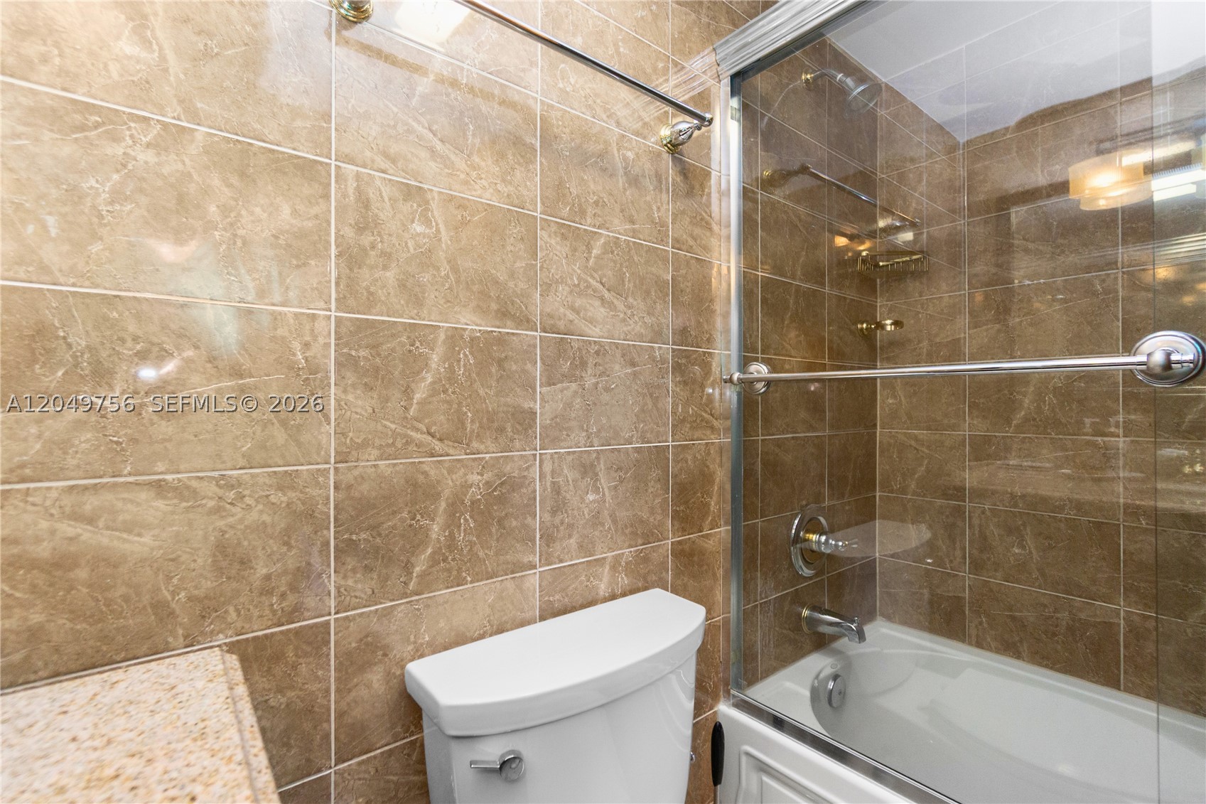 THE DECOPLAGE CONDO - Residential Lease