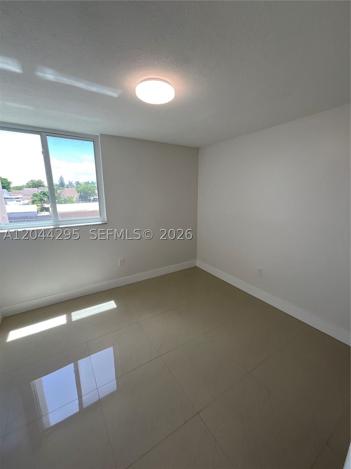 VERSAILLE GARDENS I CONDO - Residential