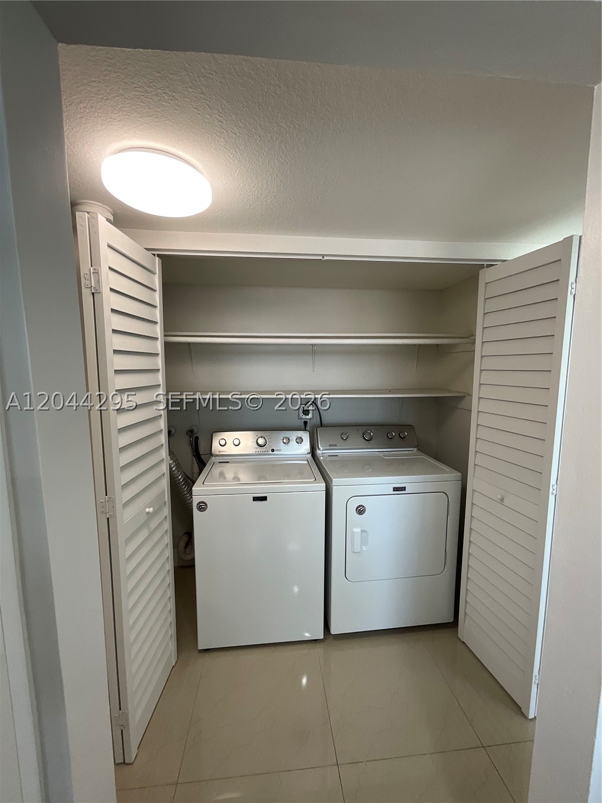 VERSAILLE GARDENS I CONDO - Residential