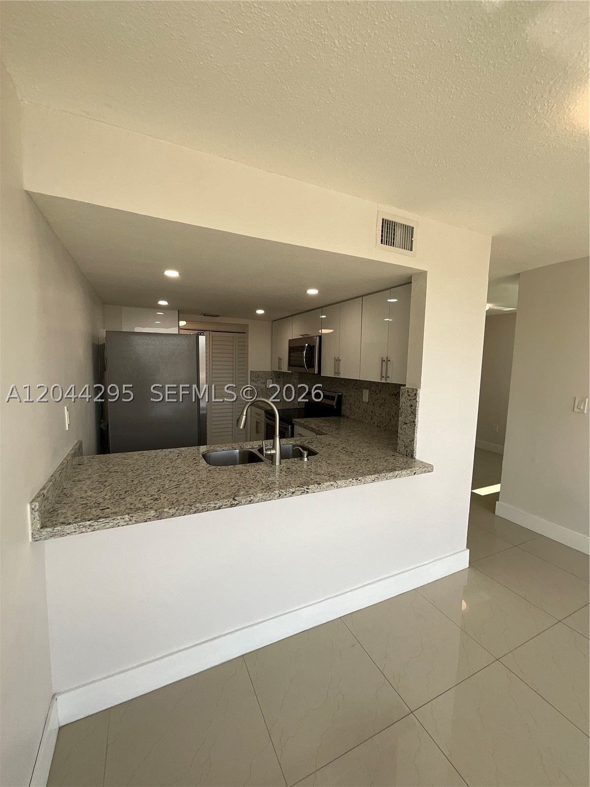 VERSAILLE GARDENS I CONDO - Residential