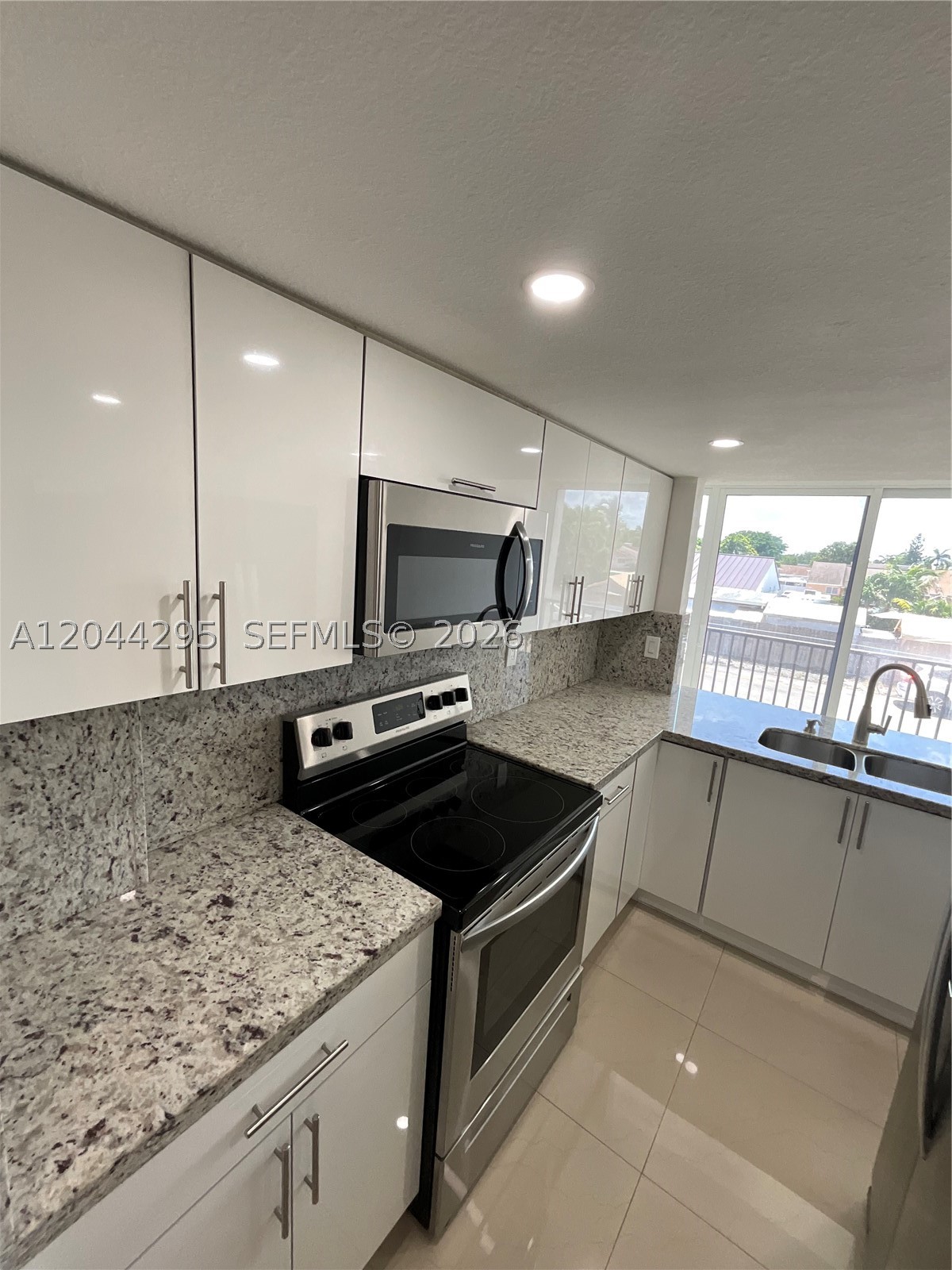 VERSAILLE GARDENS I CONDO - Residential