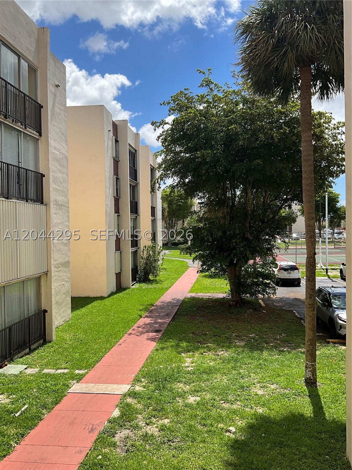 VERSAILLE GARDENS I CONDO - Residential