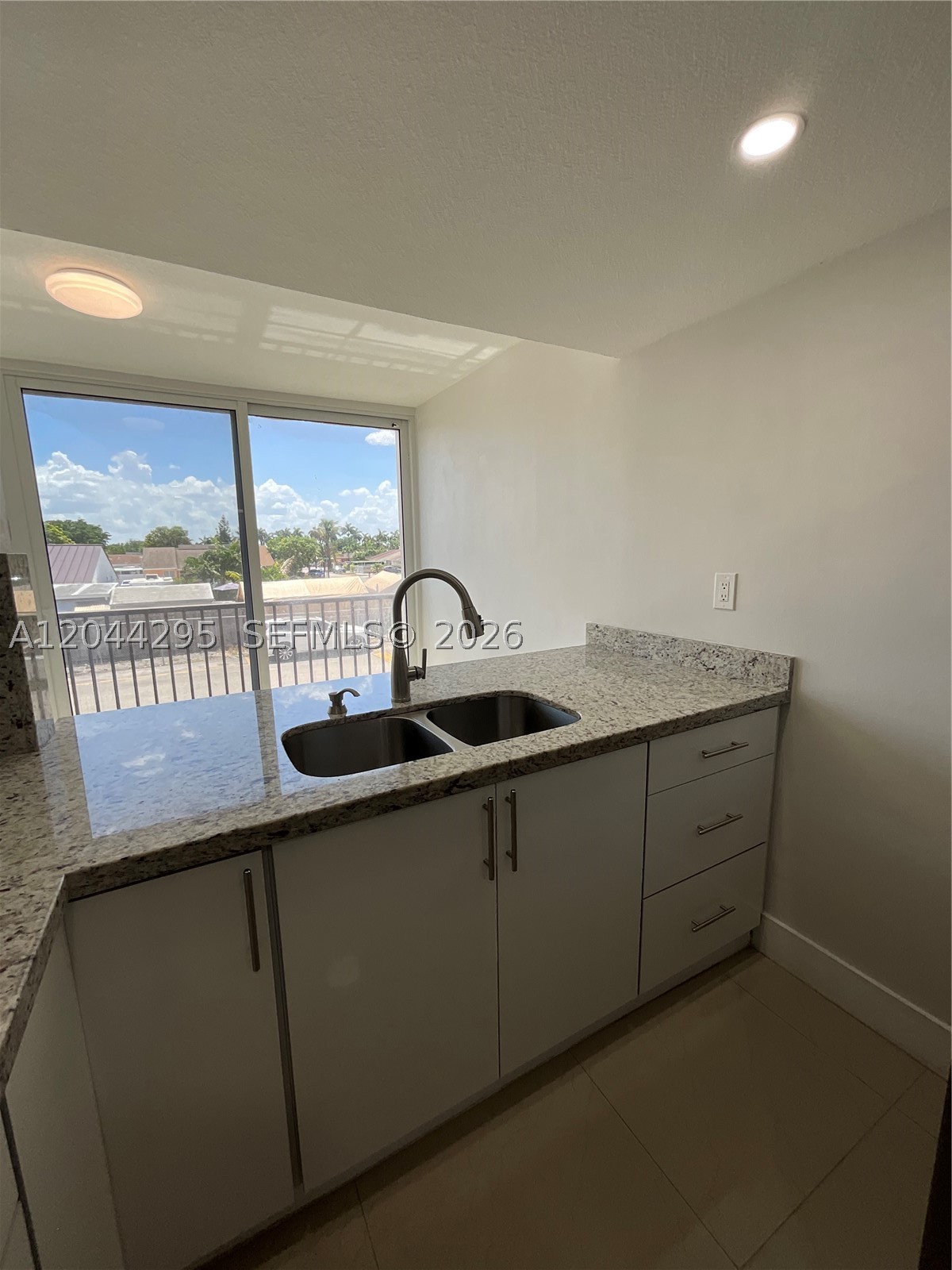VERSAILLE GARDENS I CONDO - Residential