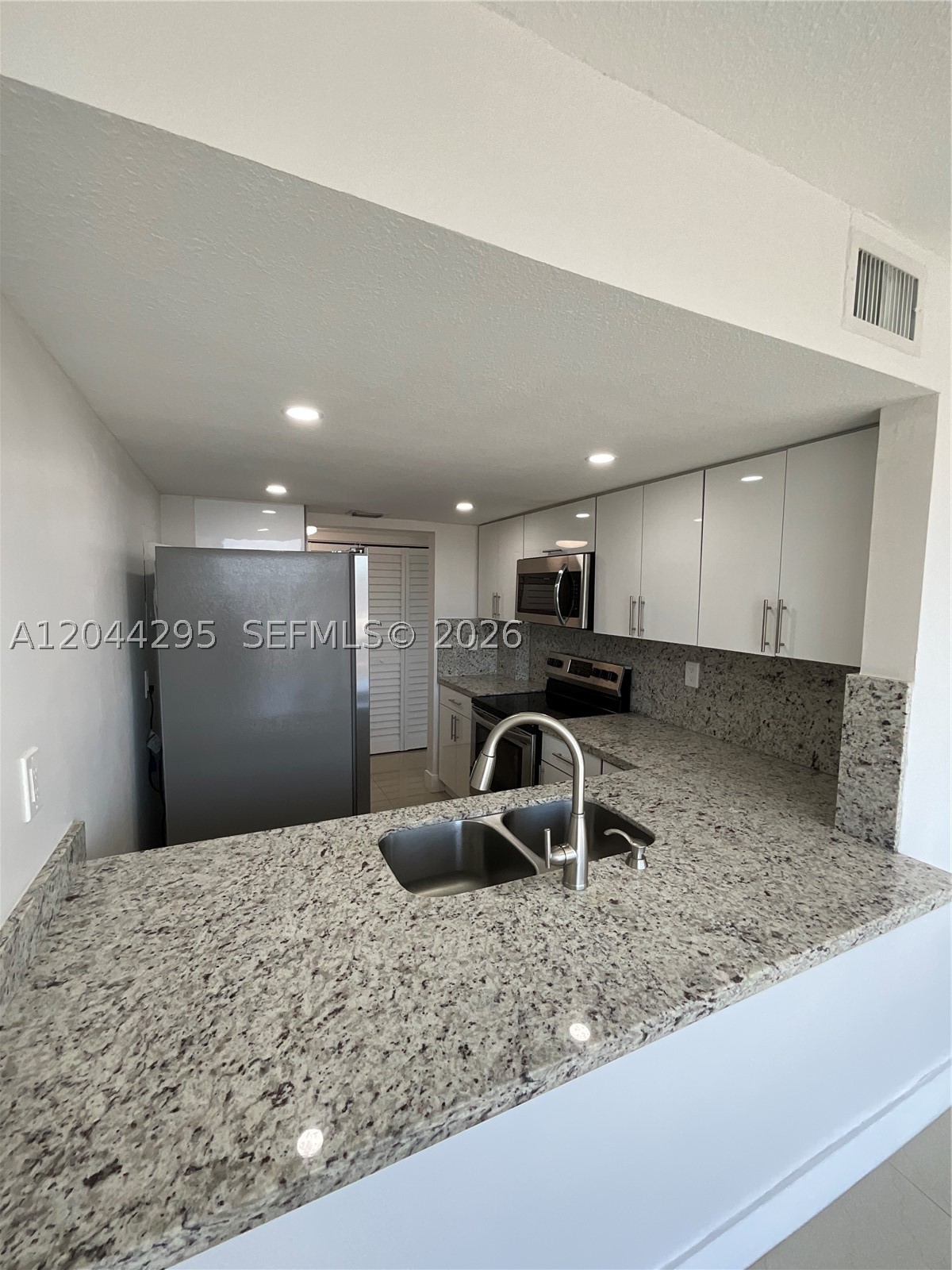 VERSAILLE GARDENS I CONDO - Residential
