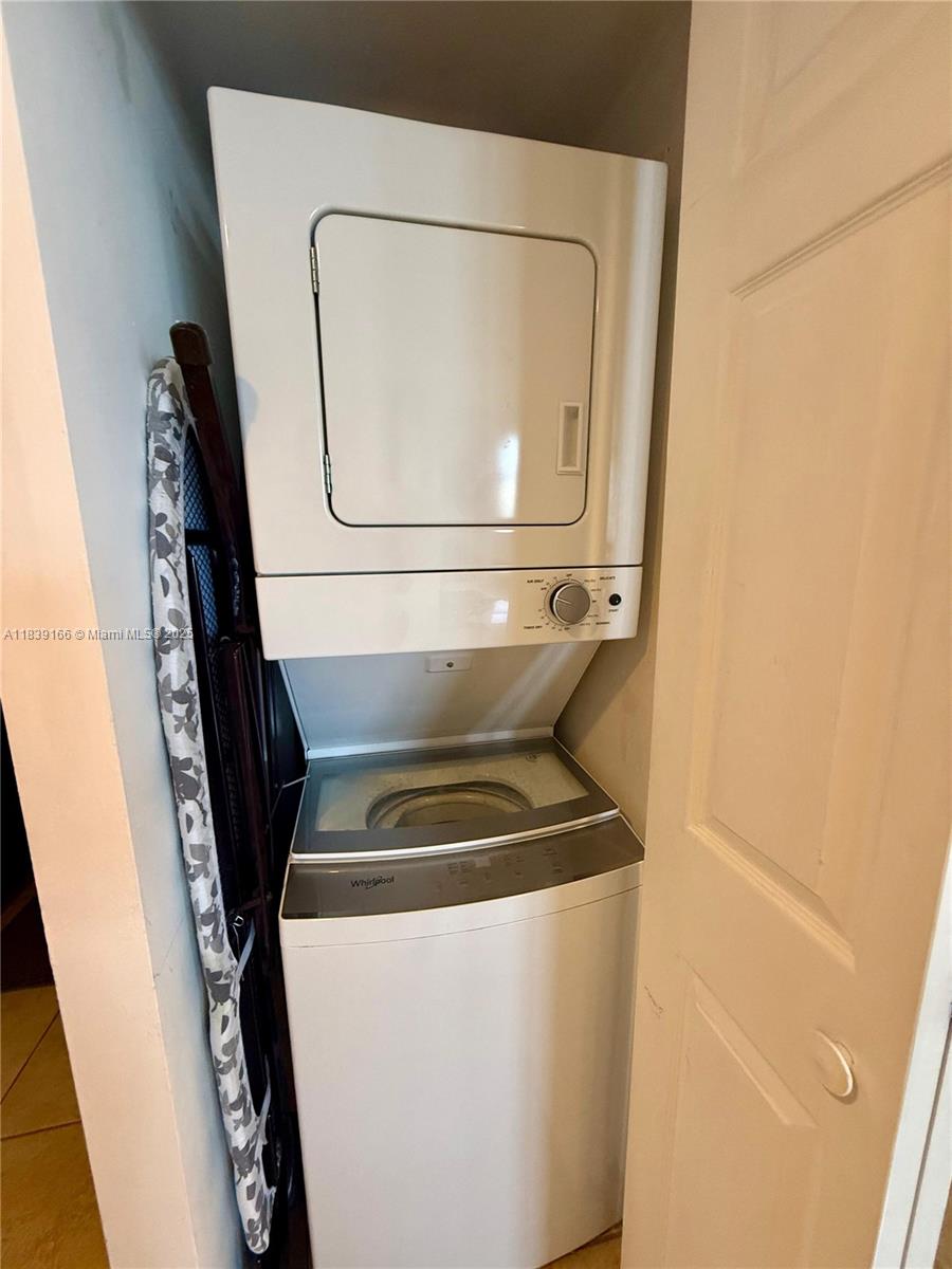 ISOLA CONDO - Residential Lease