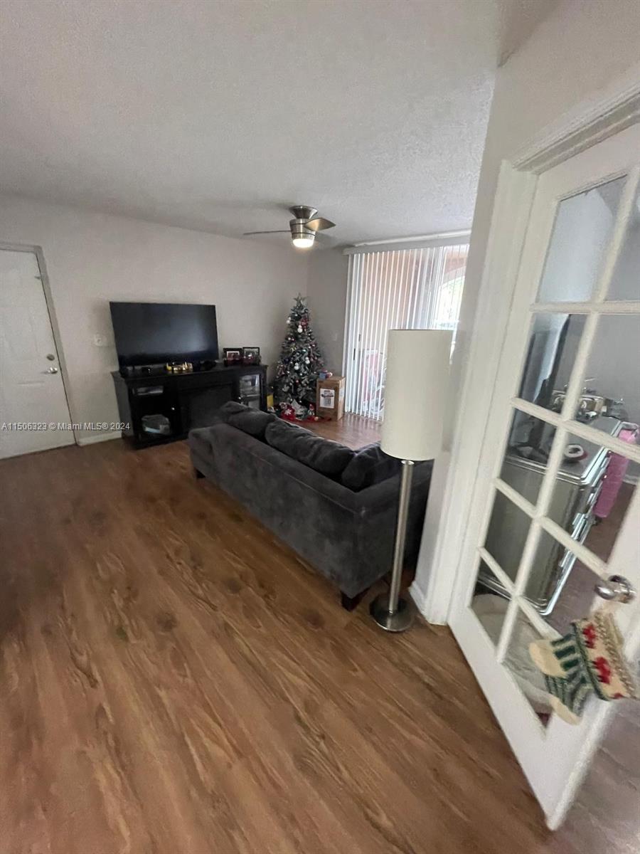 CARRINGTON AT COCONUT CRE - Residential Lease