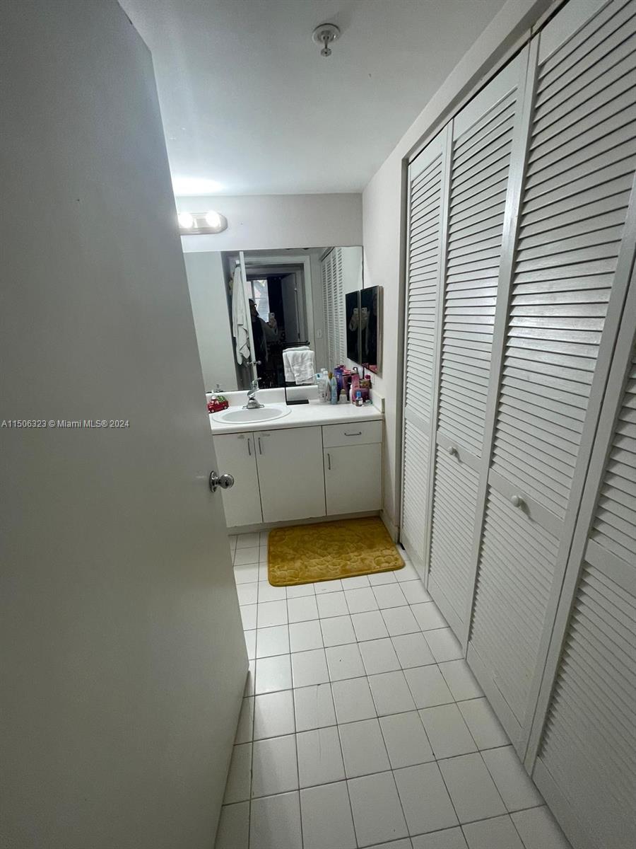 CARRINGTON AT COCONUT CRE - Residential Lease