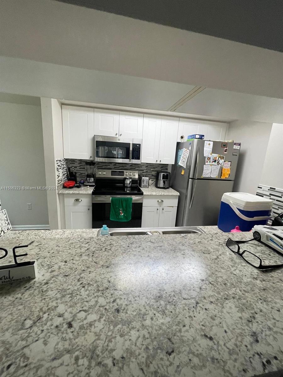 CARRINGTON AT COCONUT CRE - Residential Lease