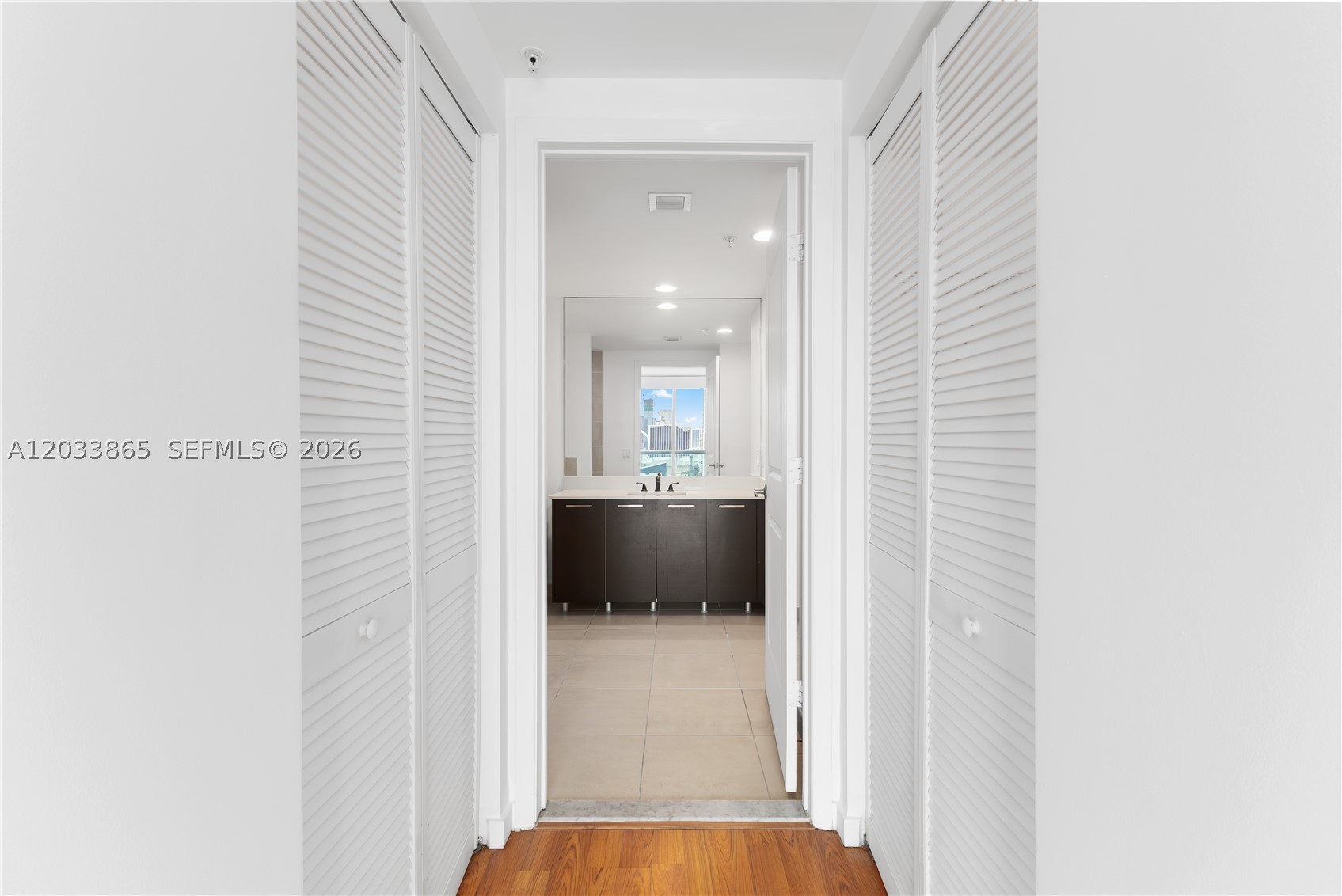 GALLERY ART CONDO - Residential Lease