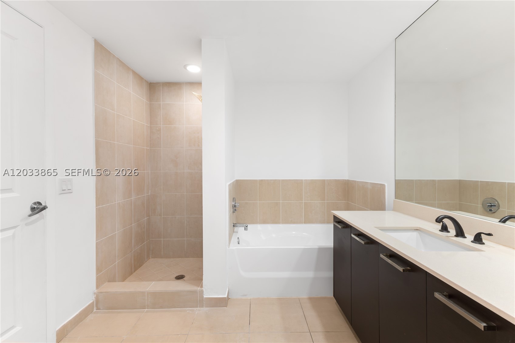 GALLERY ART CONDO - Residential Lease
