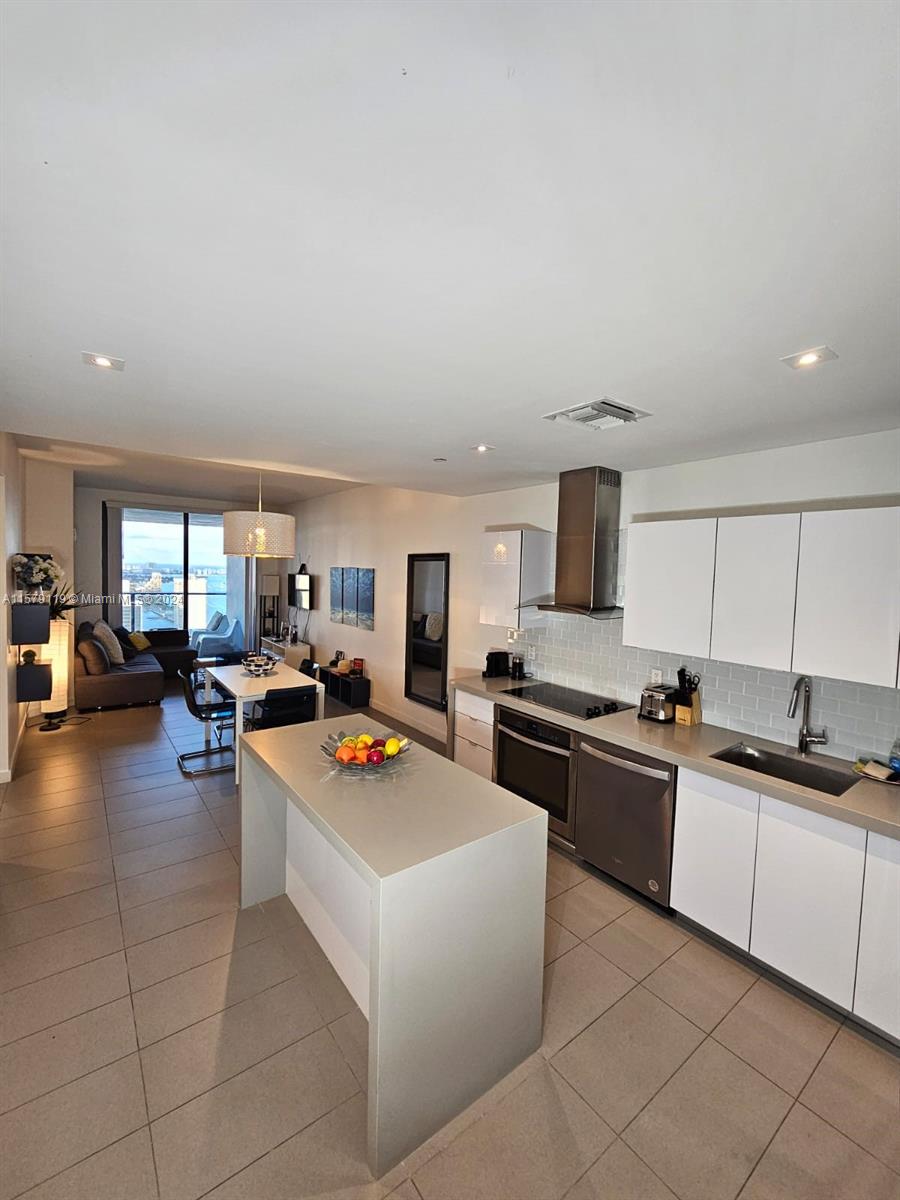CANVAS CONDO - Residential Lease