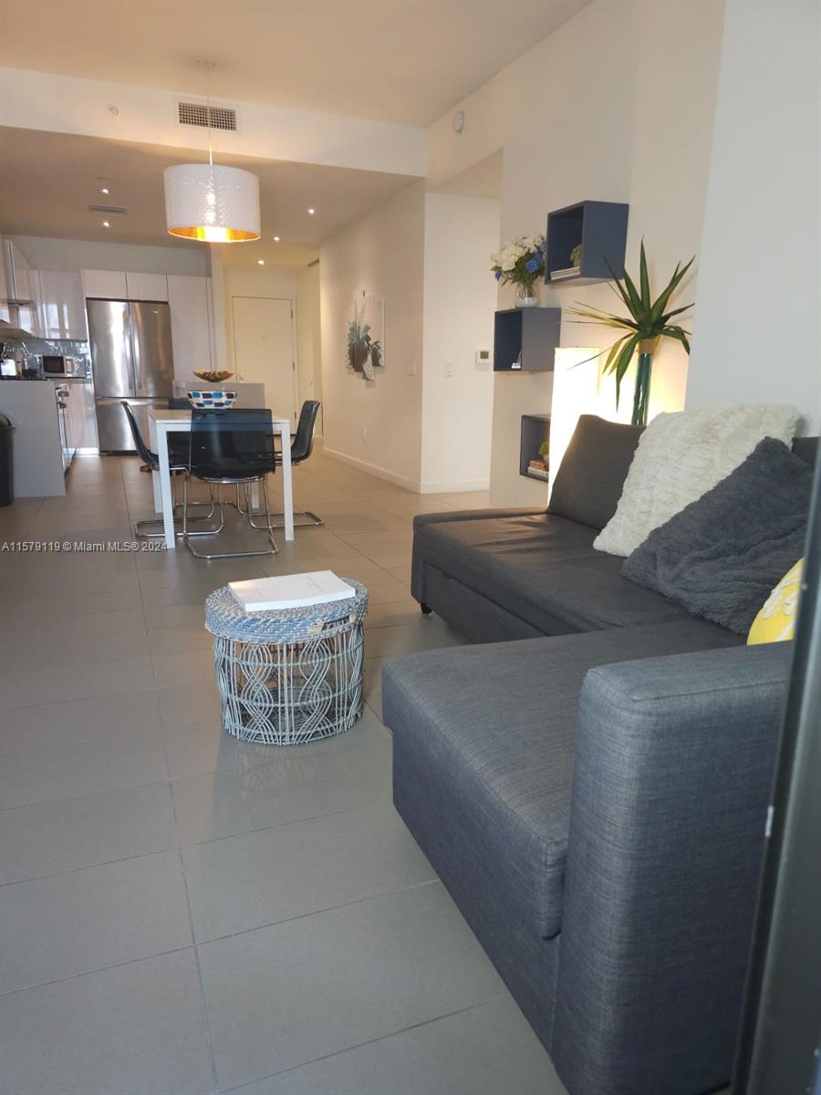 CANVAS CONDO - Residential Lease