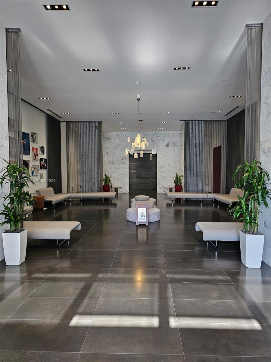 CANVAS CONDO - Residential Lease