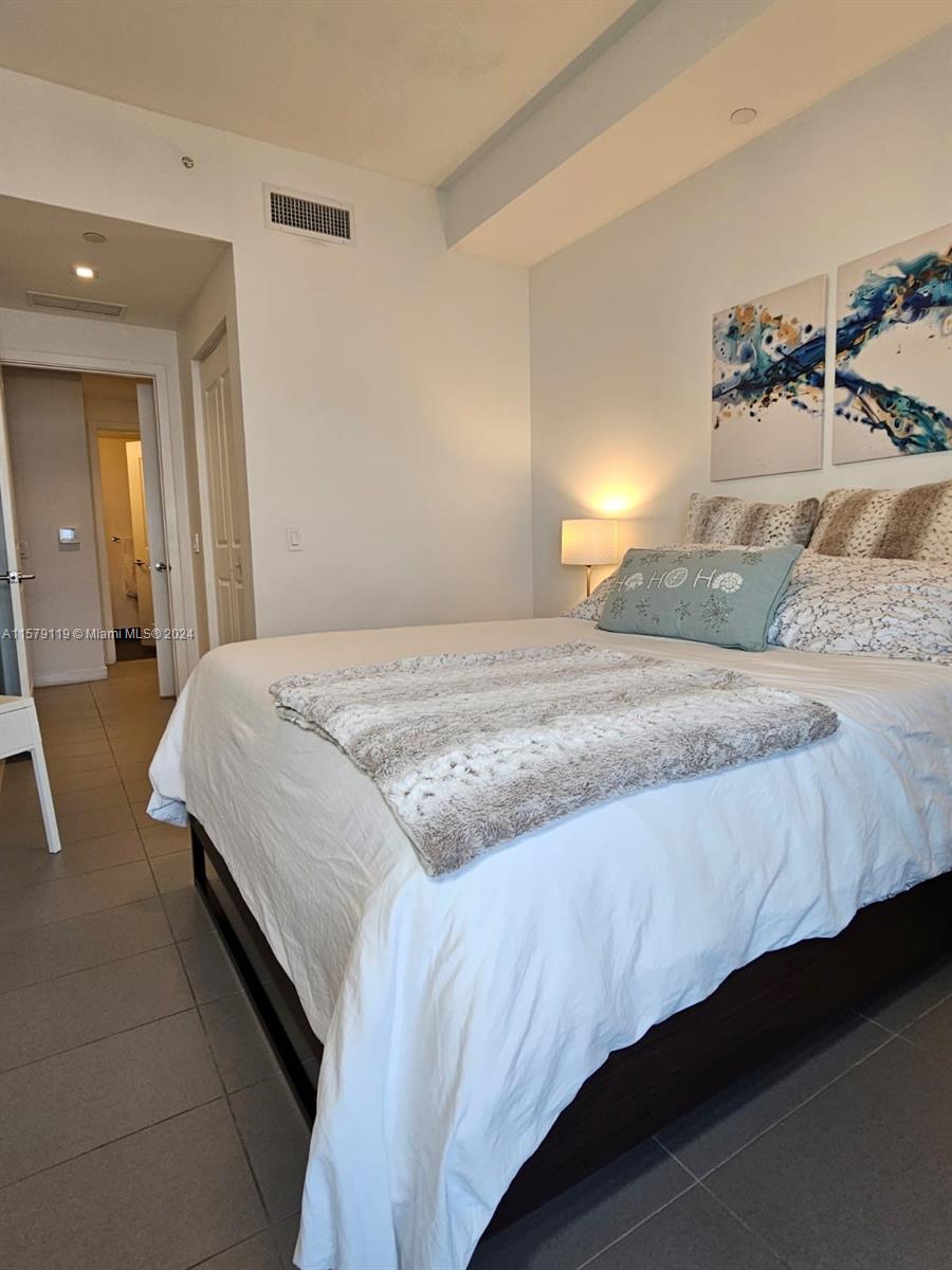 CANVAS CONDO - Residential Lease