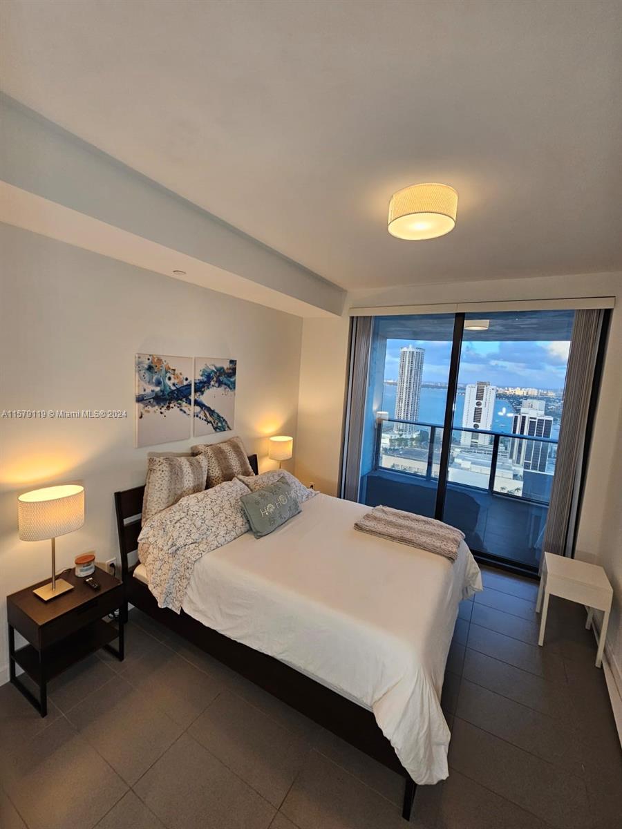 CANVAS CONDO - Residential Lease