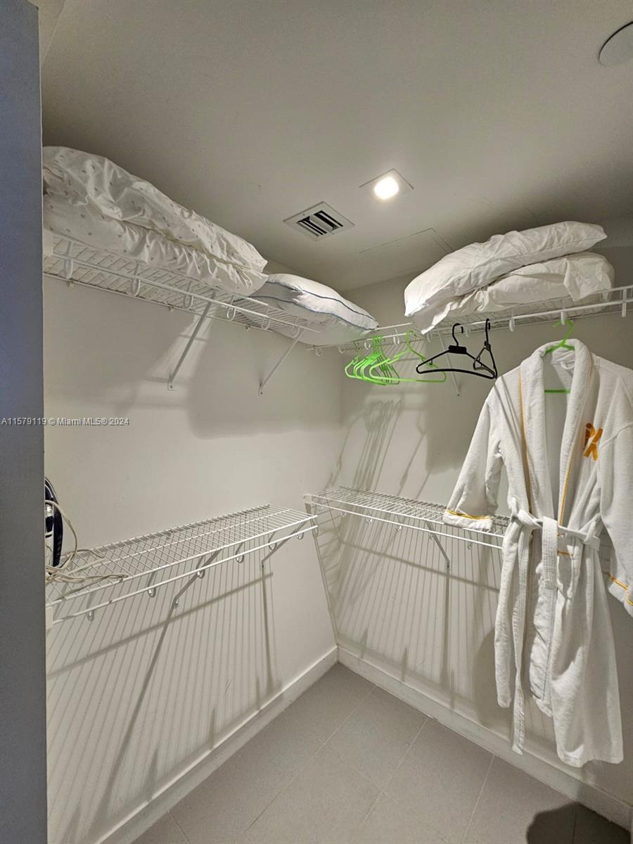 CANVAS CONDO - Residential Lease
