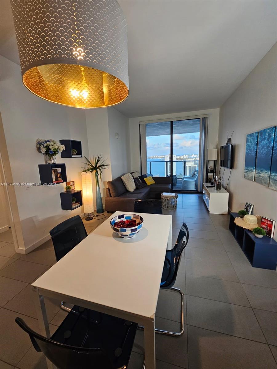 CANVAS CONDO - Residential Lease