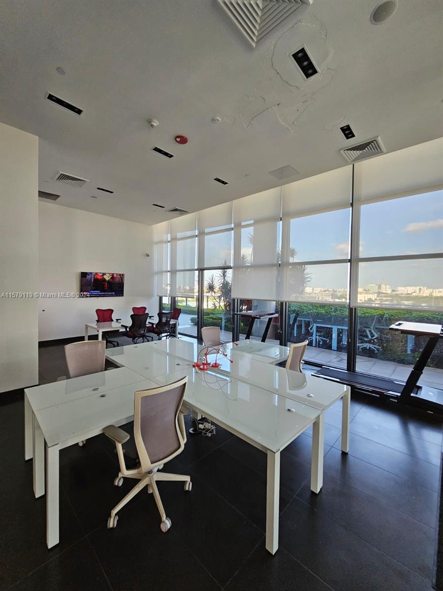 CANVAS CONDO - Residential Lease