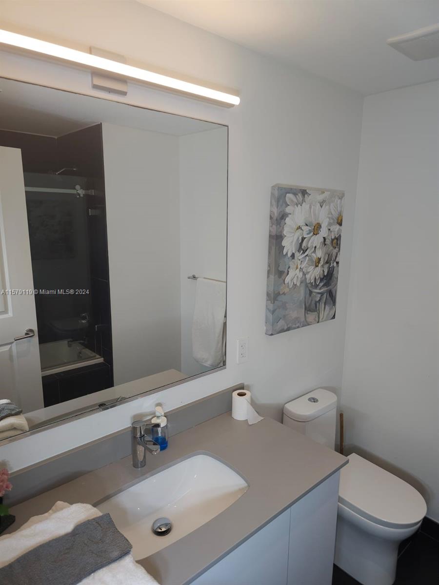 CANVAS CONDO - Residential Lease