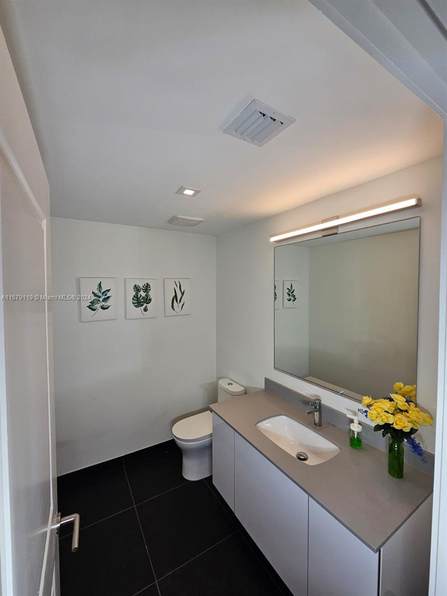 CANVAS CONDO - Residential Lease