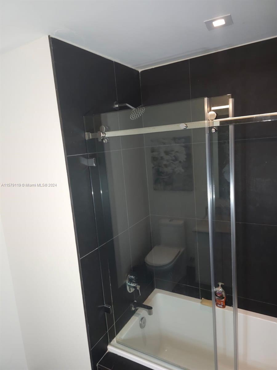 CANVAS CONDO - Residential Lease