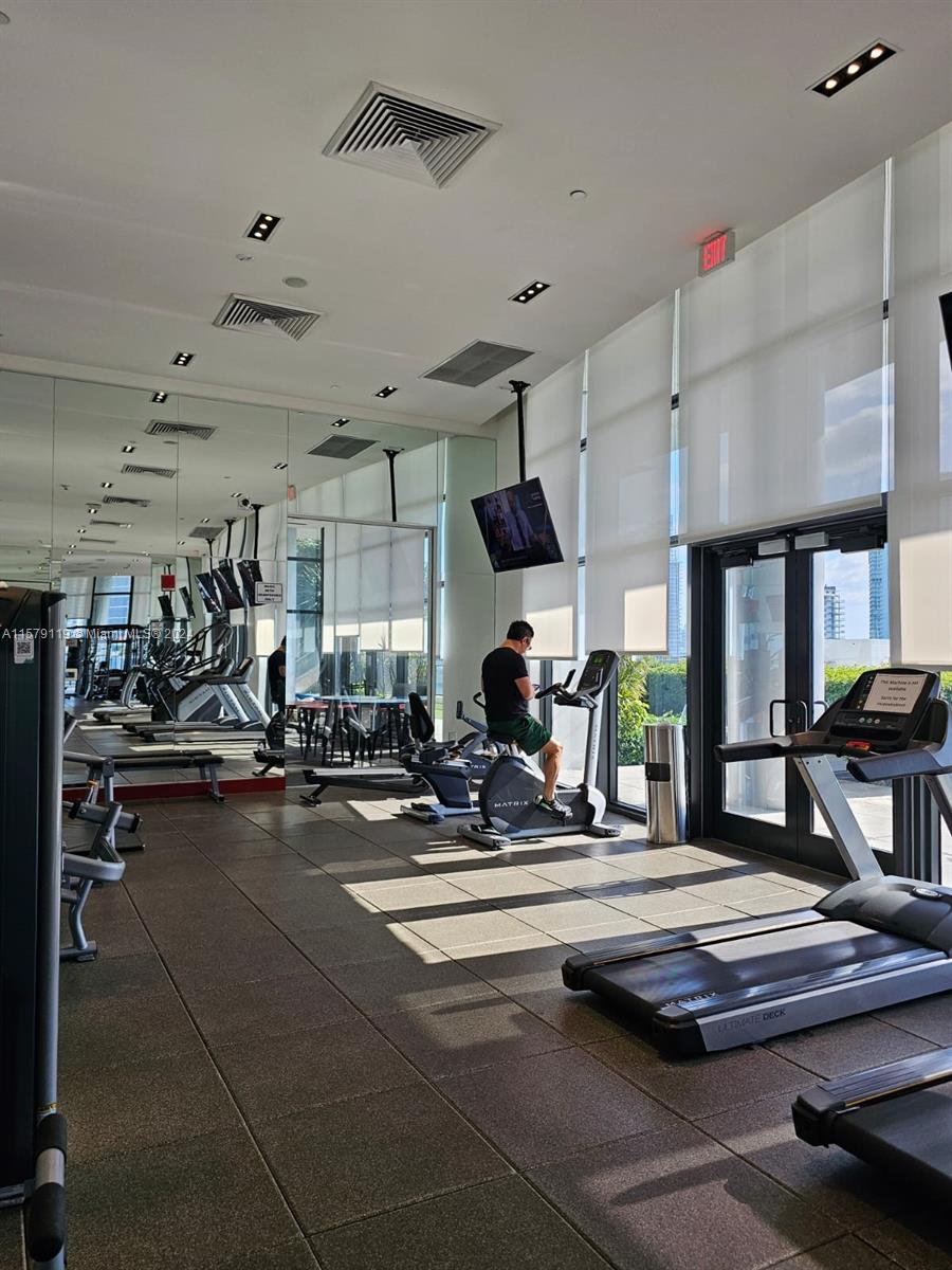 CANVAS CONDO - Residential Lease