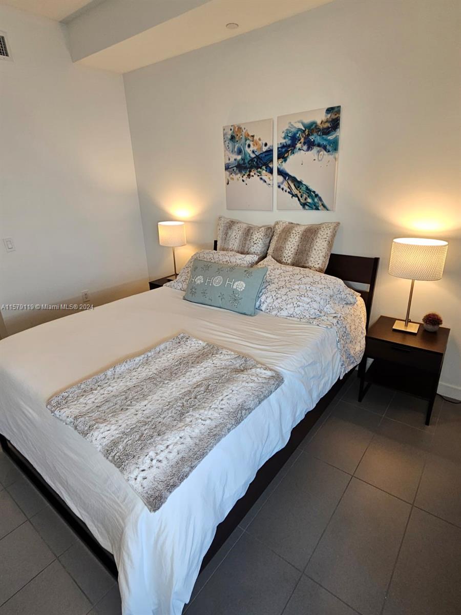 CANVAS CONDO - Residential Lease