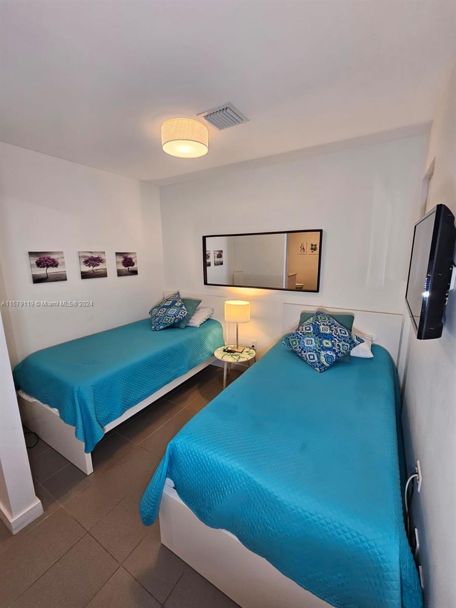 CANVAS CONDO - Residential Lease