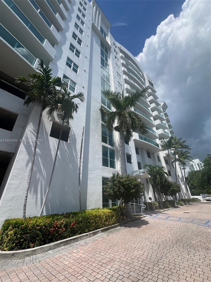 360 CONDO B - Residential