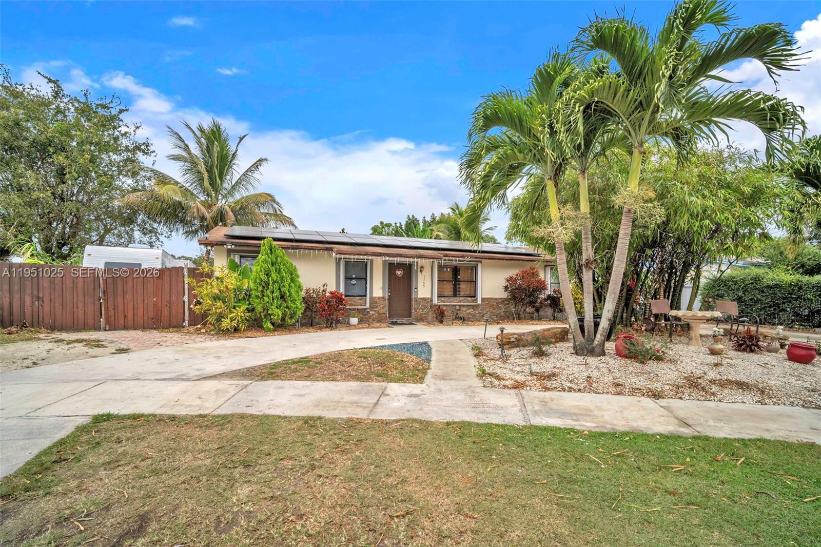 AVOCADO VILLAS - Residential