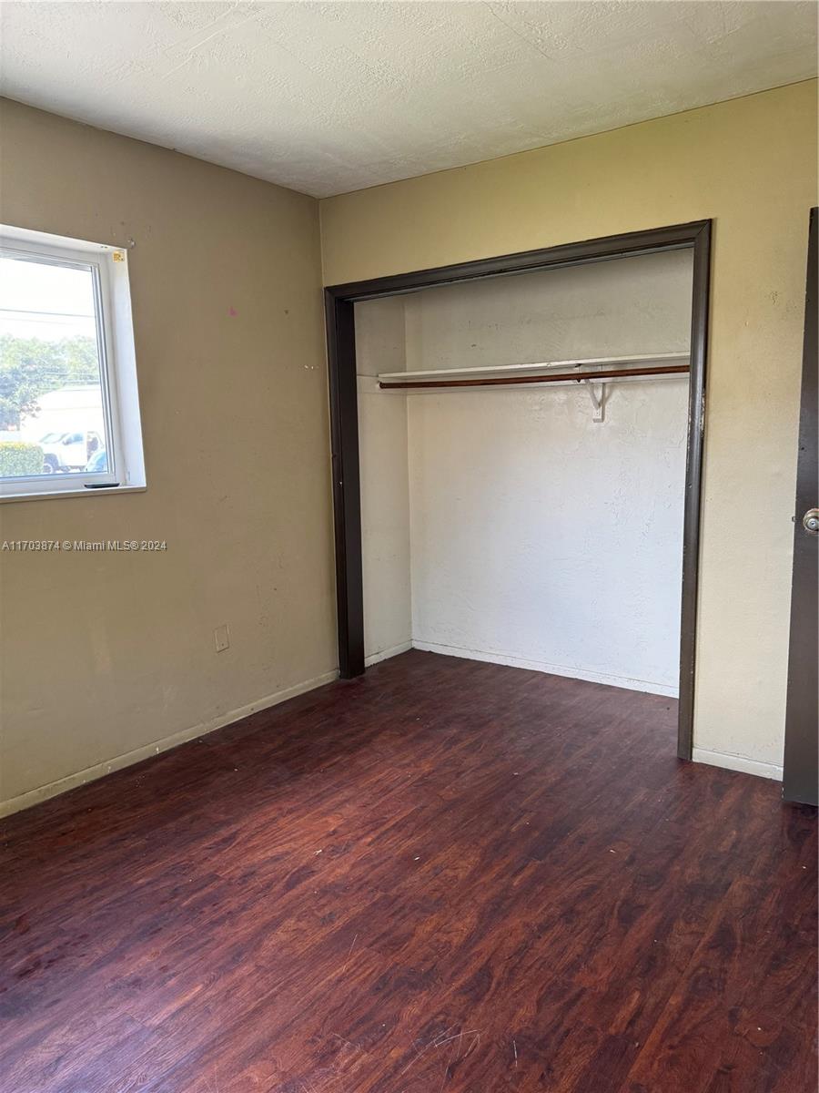 TOWN OF MODELO (DANIA) B- - Residential Lease