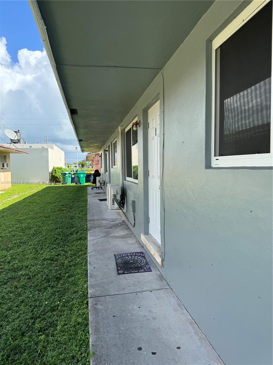 TOWN OF MODELO (DANIA) B- - Residential Lease