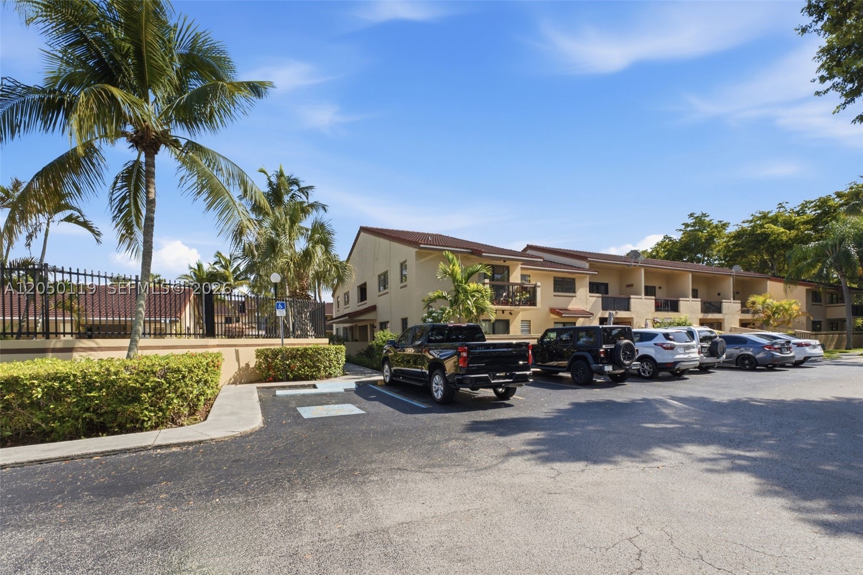 KENDALL LKS EAST PATIO CO - Residential