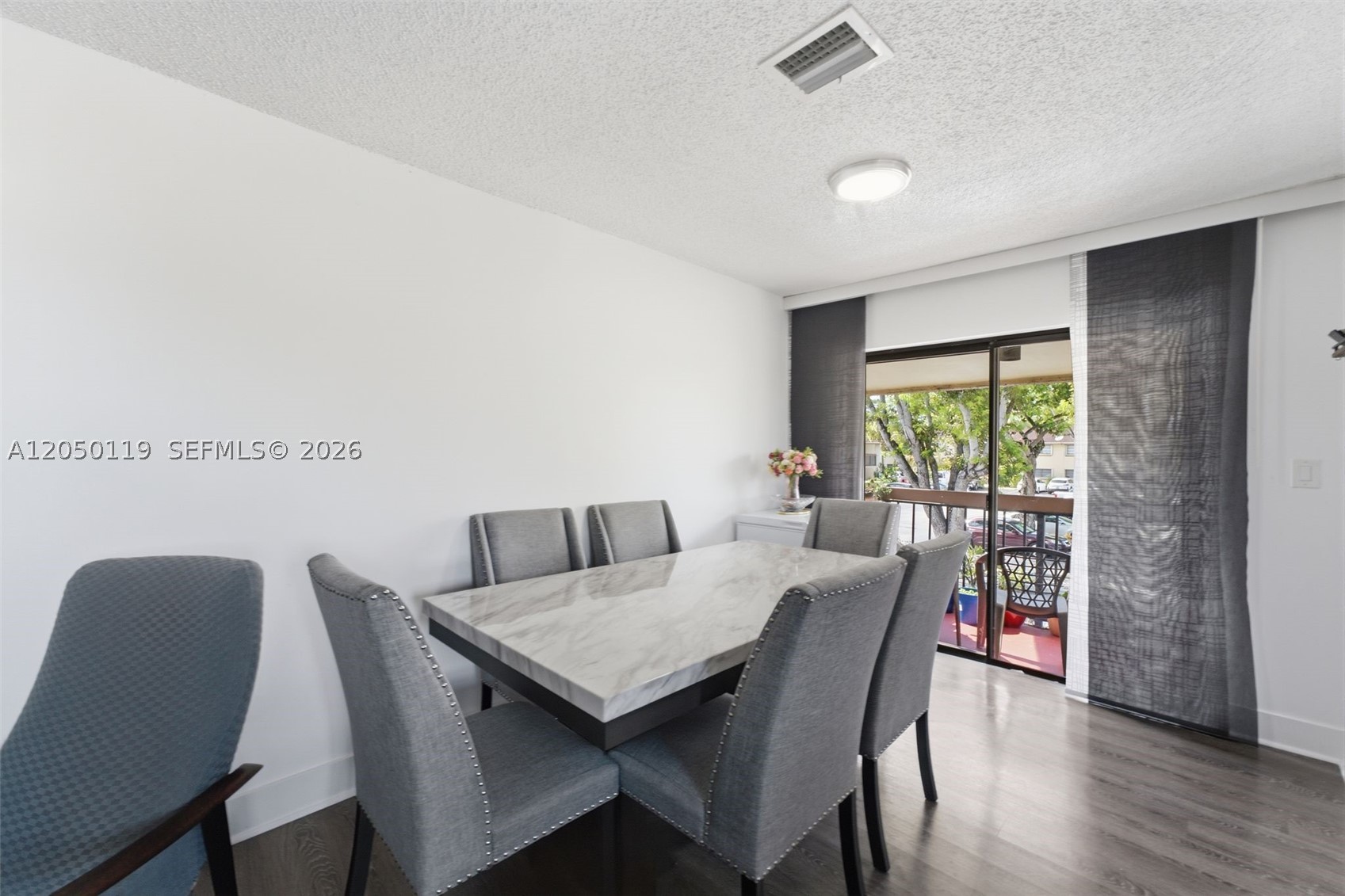 KENDALL LKS EAST PATIO CO - Residential